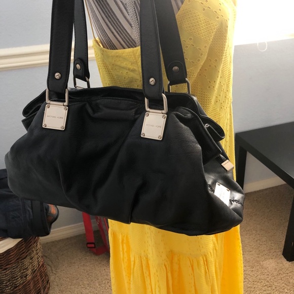 💥💥💥Host pick 💥💥💥Beautiful Authentic Michael Kors Rehearsal Satchel - Picture 12 of 16